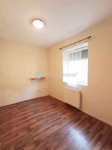 Eladó téglalakás, Sopronban 39 M Ft, 2 szobás