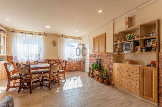 Eladó családi ház, Bakonycsernyén 63.8 M Ft, 6 szobás