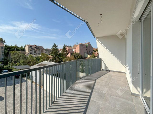 Eladó téglalakás, Szegeden 69.99 M Ft, 2 szobás