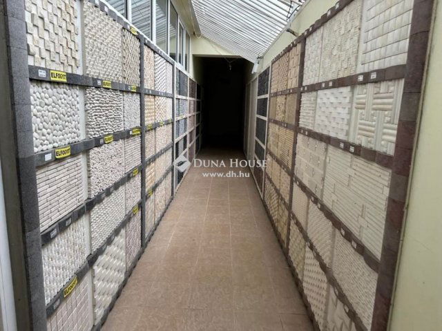 Eladó családi ház, Budapesten, XVIII. kerületben 299.9 M Ft