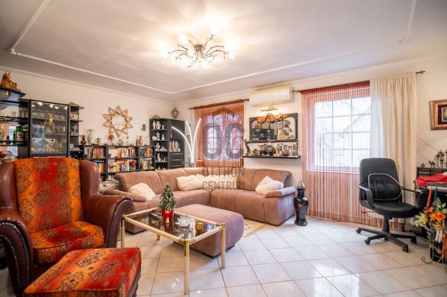 Eladó családi ház, Pomázon 199.999 M Ft, 6 szobás