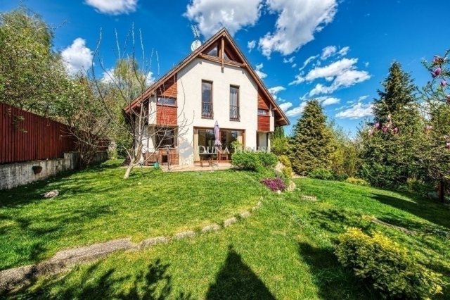 Eladó családi ház, Szentendrén 175 M Ft, 5 szobás