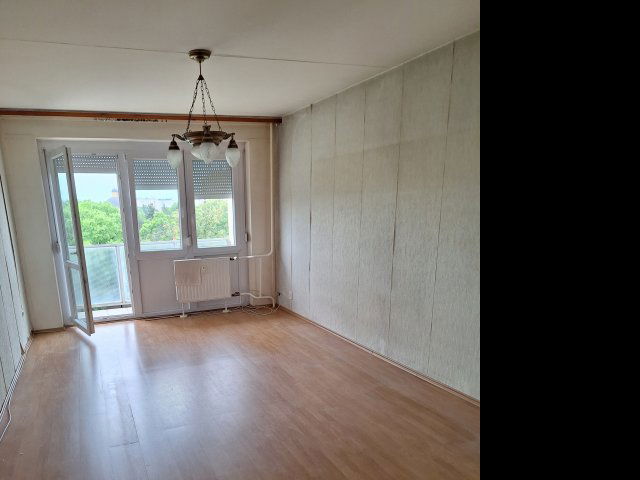 Eladó panellakás, Székesfehérvárott, Lövölde utcában