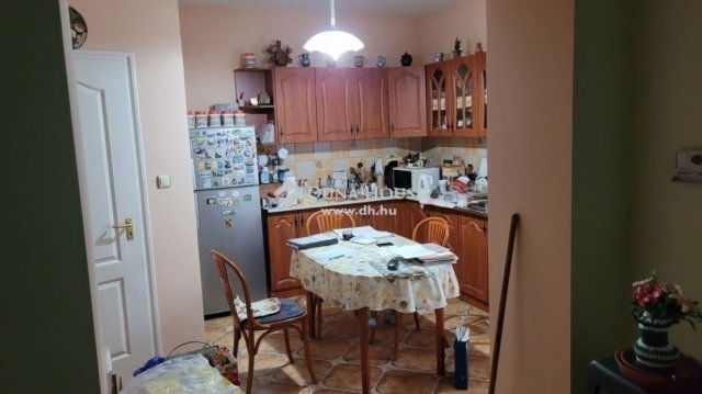 Eladó családi ház, Hosszúhetényen 63 M Ft, 4 szobás
