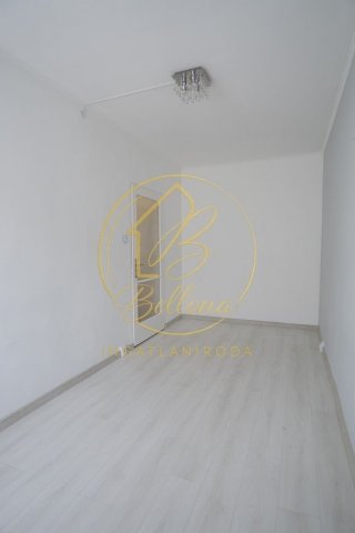 Eladó panellakás, Pécsett 53 M Ft, 3 szobás