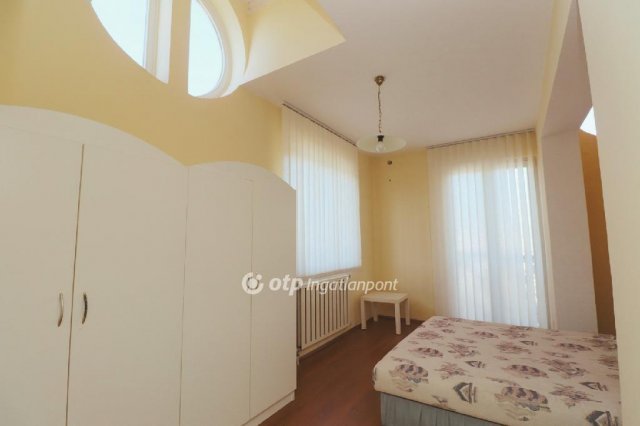 Eladó családi ház, Siófokon 189 M Ft, 8 szobás