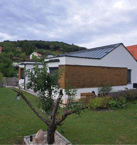 Eladó családi ház, Alsóörsön 104 M Ft, 1+2 szobás