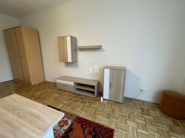 Kiadó téglalakás, albérlet, Szegeden, Bécsi körúton