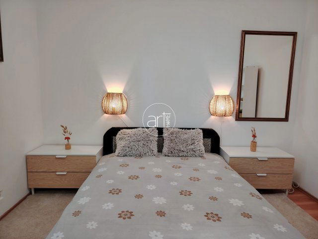 Kiadó téglalakás, albérlet, Szegeden, Közép fasoron, 2 szobás