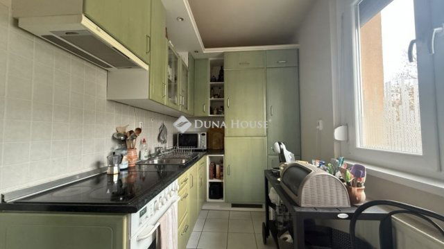 Eladó panellakás, Szombathelyen 49.9 M Ft, 3 szobás