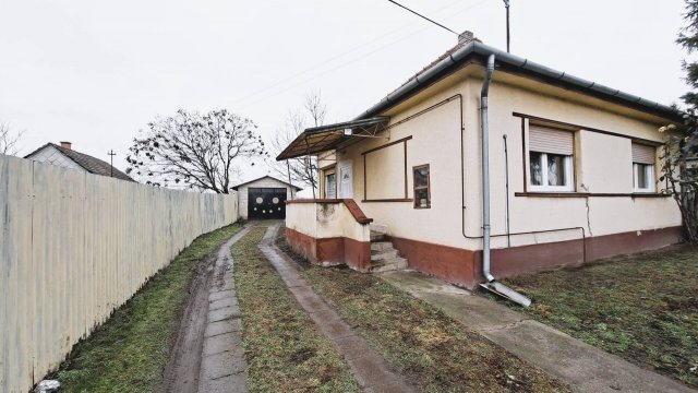 Eladó családi ház, Áporkán 72.9 M Ft, 3 szobás