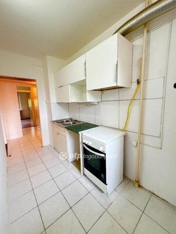 Eladó panellakás, Veszprémben 46 M Ft, 1+2 szobás