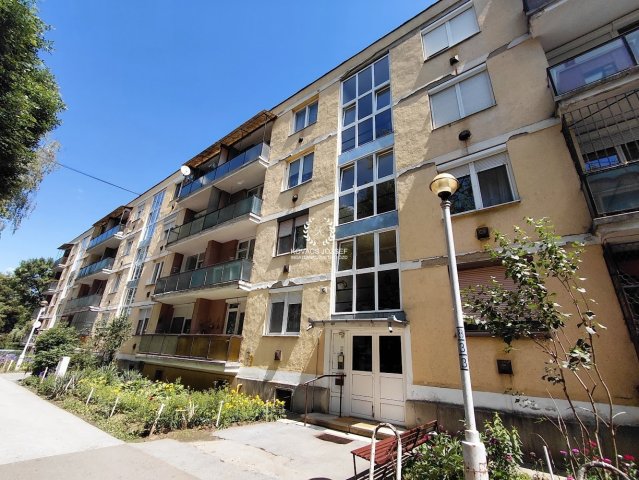 Eladó téglalakás, Ózdon, Bólyai Farkas utcában 13.5 M Ft