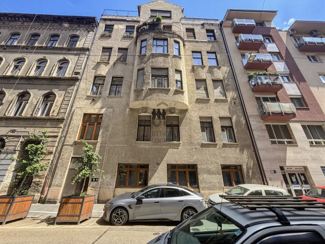 Eladó téglalakás, Budapesten, VI. kerületben 54.9 M Ft, 3 szobás
