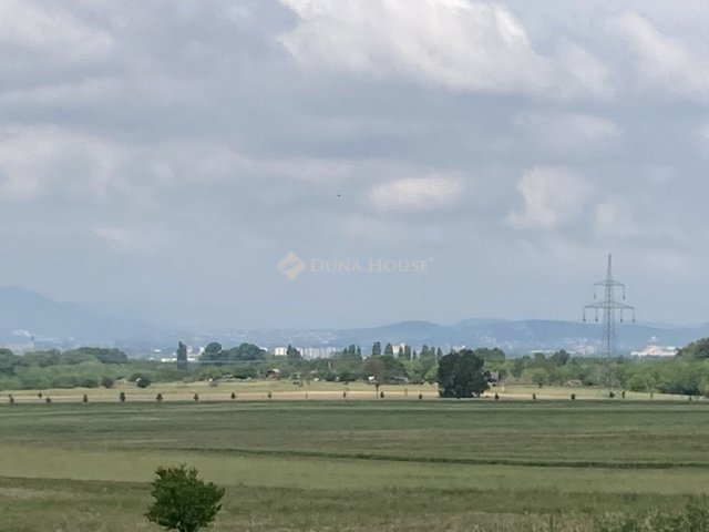 Eladó telek, Csömörön 18 M Ft / költözzbe.hu