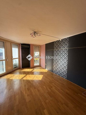 Eladó téglalakás, Siófokon 57.5 M Ft, 3 szobás