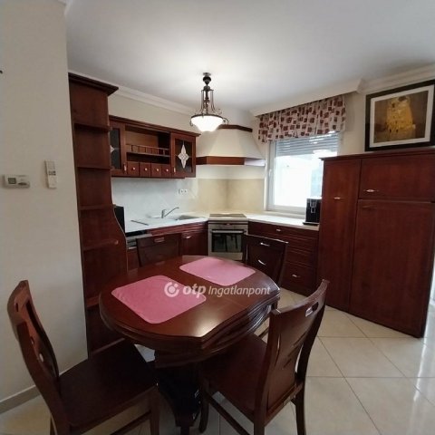 Eladó téglalakás, Nyíregyházán 54.9 M Ft, 2 szobás