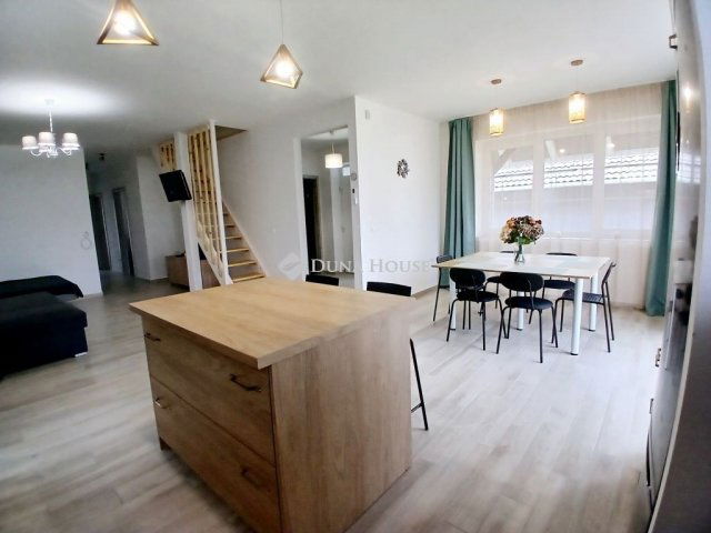 Eladó családi ház, Velencén 185 M Ft, 4 szobás