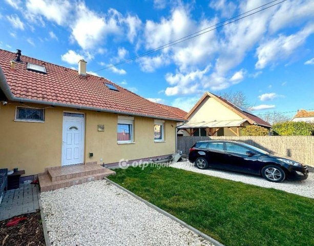 Eladó ikerház, Halásztelken 127.5 M Ft, 4+2 szobás