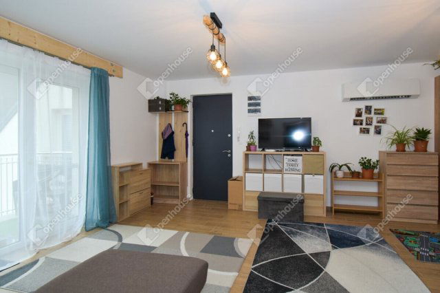 Eladó téglalakás, Szegeden 109 M Ft, 3+1 szobás