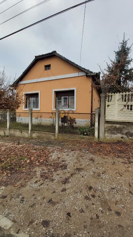 Eladó családi ház, Ózdon 19.5 M Ft, 3 szobás