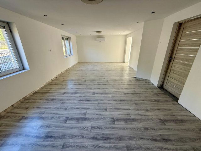 Eladó családi ház, Súron 24.9 M Ft, 2 szobás