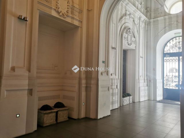 Eladó üzlethelyiség, Budapesten, V. kerületben 124.9 M Ft