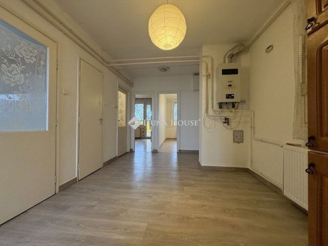 Eladó téglalakás, Gyálon 66.5 M Ft, 4 szobás