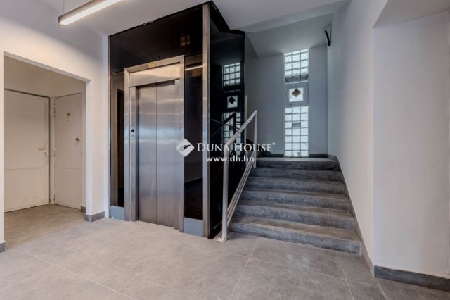 Eladó téglalakás, Budapesten, VI. kerületben 115.385 M Ft