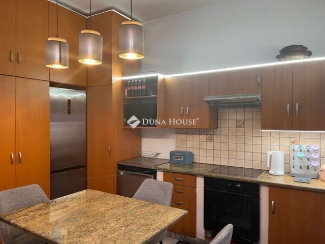 Eladó téglalakás, Nyergesújfaluban 32.9 M Ft, 2 szobás