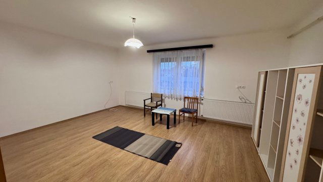 Kiadó családi ház, albérlet, Székesfehérvárott, Gödör utcában