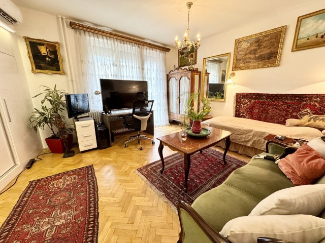 Eladó téglalakás, Budapesten, II. kerületben, Margit körúton