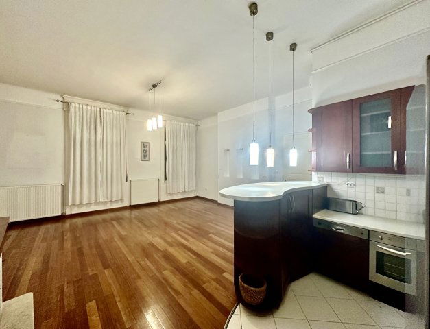 Eladó téglalakás, Budapesten, V. kerületben, Haris közben