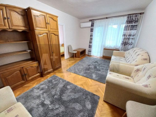 Kiadó téglalakás, albérlet, Szegeden 180 E Ft / hó, 2 szobás