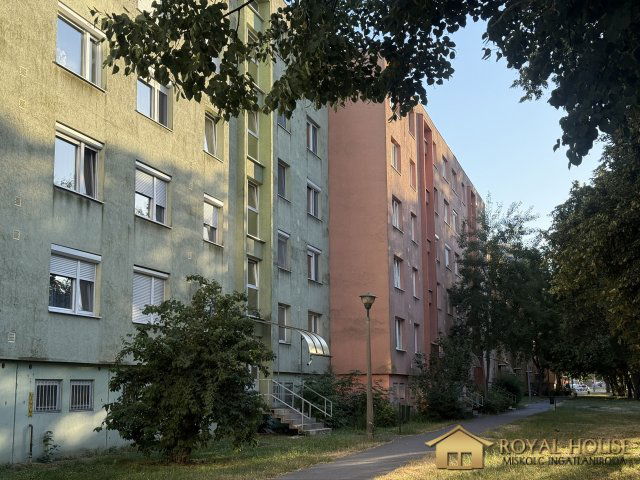 Eladó panellakás, Miskolcon 34.9 M Ft, 3 szobás