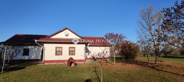 Eladó családi ház, Cegléden 79.99 M Ft, 3 szobás