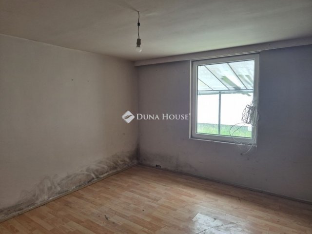 Eladó családi ház, Csömörön 58.9 M Ft, 2 szobás