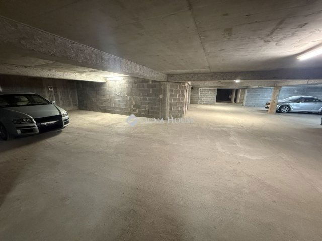 Eladó garázs, Pécsett 8.49 M Ft / költözzbe.hu