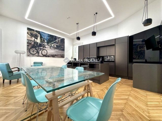 Eladó téglalakás, Budapesten, II. kerületben 250 M Ft, 4 szobás