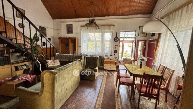 Eladó téglalakás, Pápán 47.9 M Ft, 3 szobás