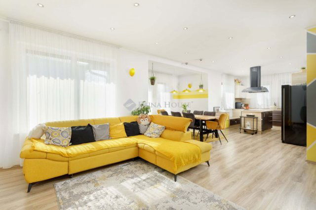 Eladó családi ház, Halászin 199 M Ft, 5 szobás