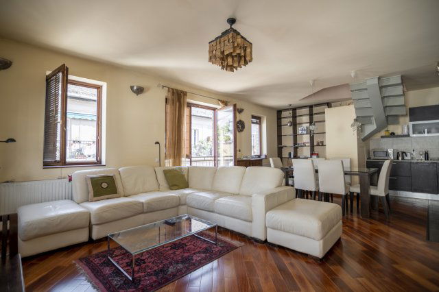 Eladó téglalakás, Budapesten, VI. kerületben 123 M Ft, 2 szobás