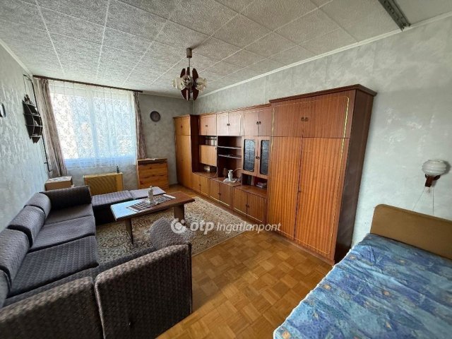 Eladó panellakás, Salgótarjánban 17.7 M Ft, 1+1 szobás