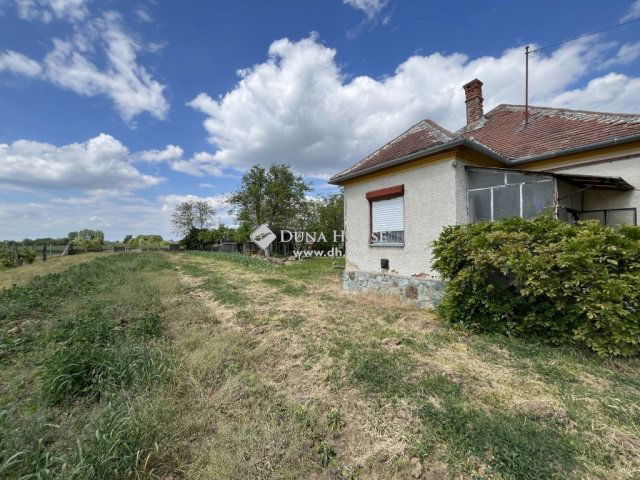 Eladó családi ház, Zsédenyen 29.99 M Ft, 2 szobás