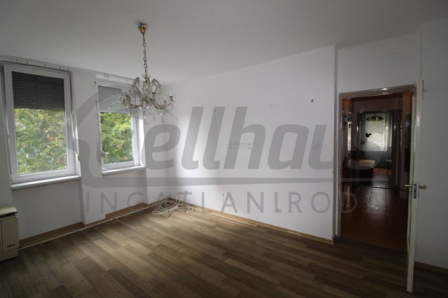Eladó téglalakás, Celldömölkön 31 M Ft, 1+2 szobás
