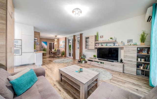 Eladó családi ház, Szigetszentmiklóson 126 M Ft, 4 szobás