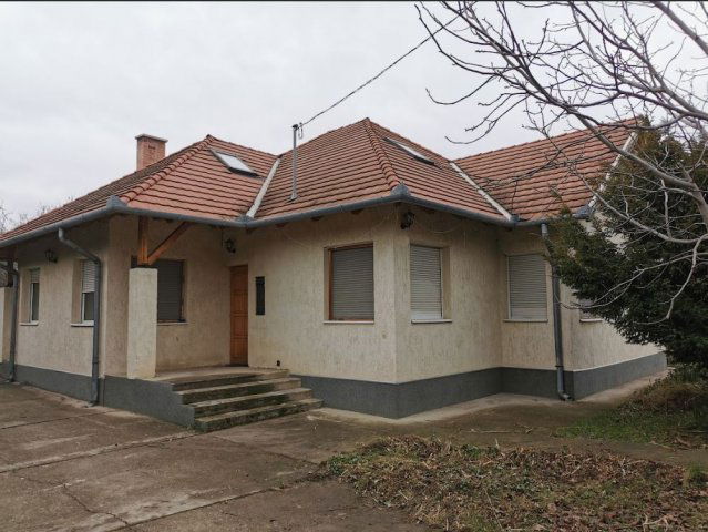 Eladó családi ház, Érden, Tárnoki úton 144 M Ft, 7 szobás