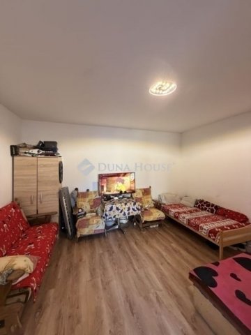 Eladó családi ház, Vecsésen 149.99 M Ft, 9 szobás