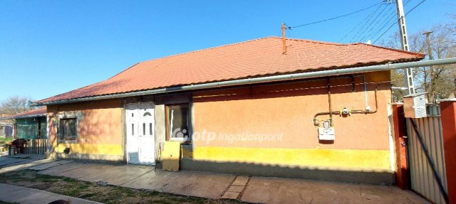 Eladó családi ház, Kunszentmártonban 15.5 M Ft, 2+1 szobás