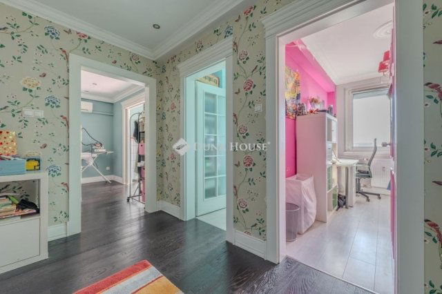 Eladó panellakás, Budapesten, III. kerületben 155.5 M Ft